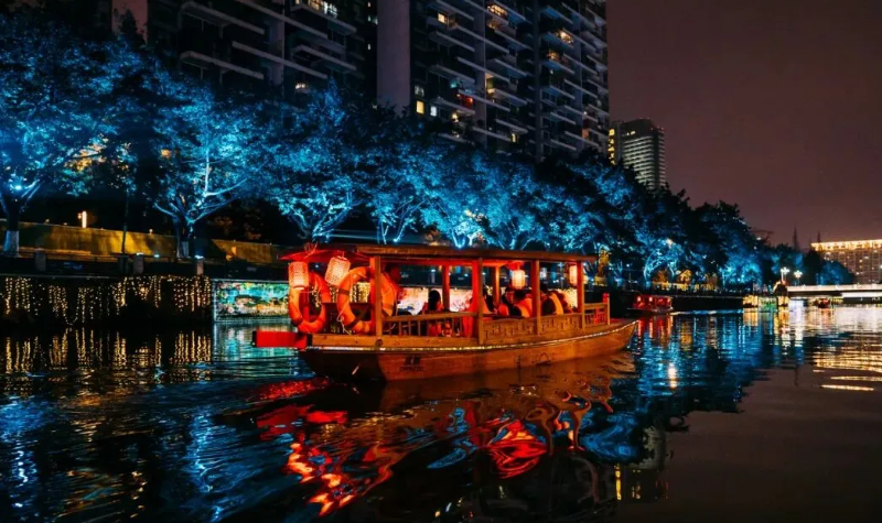 LED显示屏点亮夜游经济，科技赋能夜间消费新图景