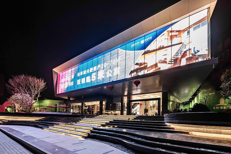 户外LED透明屏价格是怎样的，业内人士告诉你